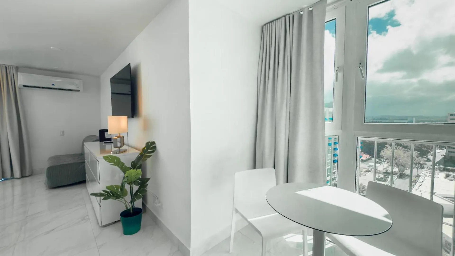 Esj Towers By Chana San Juan Apart-hotel
